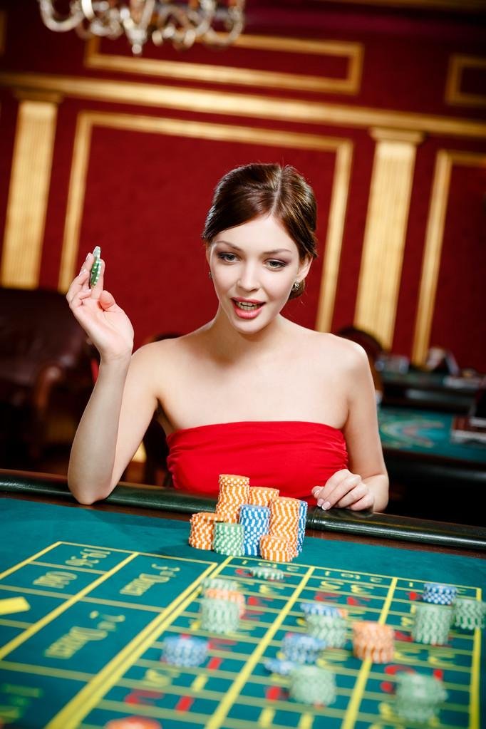 UUS88 fitur bonus slot free spin wild multiplier cascading reels terlengkap